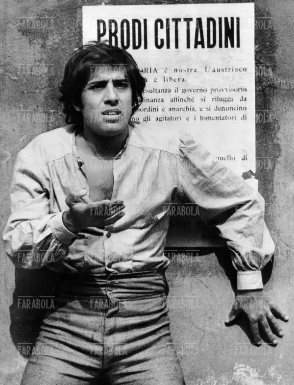 Adriano Celentano in una scena del film Le Cinque Giornate, 1973 - Farabola Immagine digitale