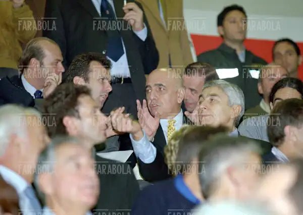 Adriano Galliani in tribuna, Inter vs Milan, 2001 - Farabola Immagine digitale