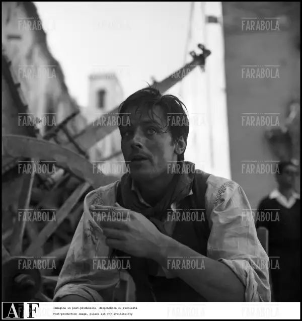 Alain Delon sul set del film Il Gattopardo, Palermo, 1962 - Farabola Immagine digitale