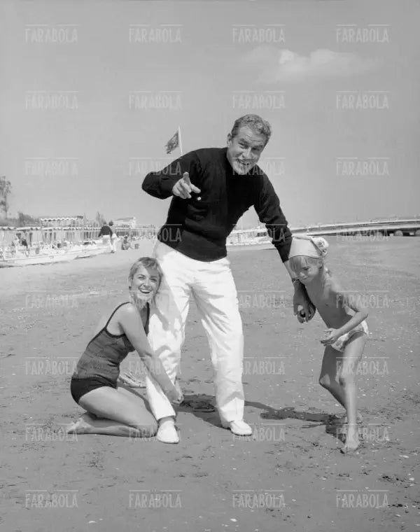 Amedeo Nazzari con la moglie Irene Genna, Festival di Venezia, 1966 - Farabola Immagine digitale