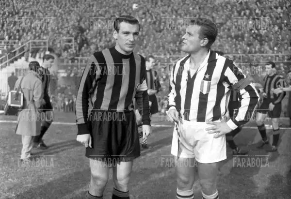 Angelillo e Boniperti, Inter vs Juventus, 1958 - Farabola Immagine digitale