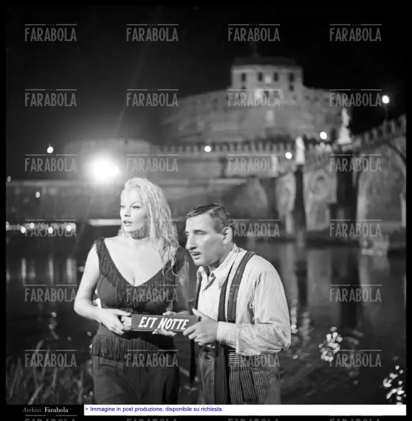 Anita Ekberg e Renato Rascel sul set del film Anonima Cocottes, 1960 - Farabola Immagine digitale