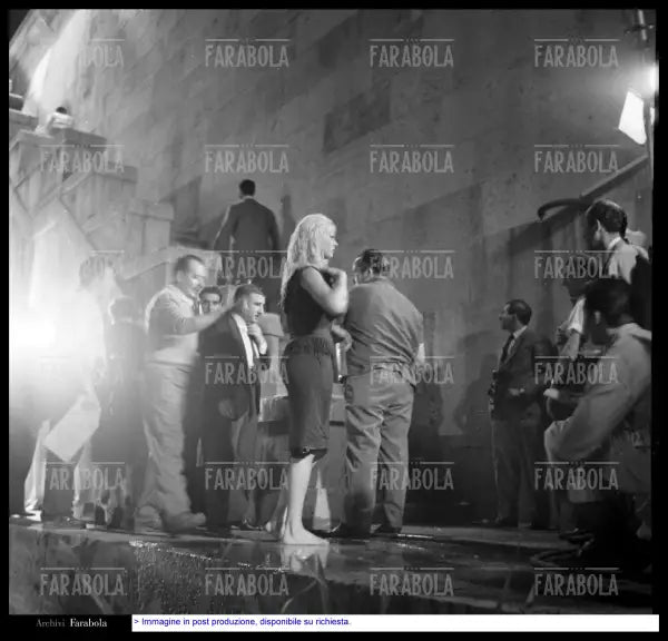 Anita Ekberg e Renato Rascel sul set del film Anonima Cocottes, 1960 - Farabola Immagine digitale