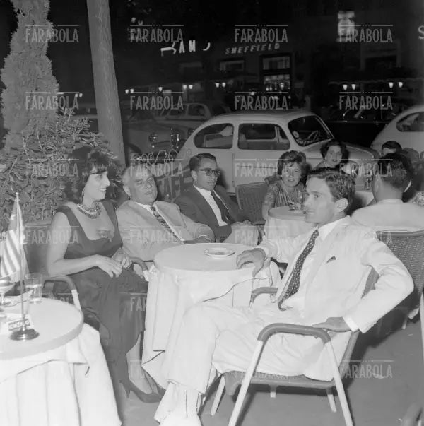 Anna Magnani, Alberto Moravia e Pier Paolo Pasolini a via Veneto, 1964 - Farabola Immagine digitale