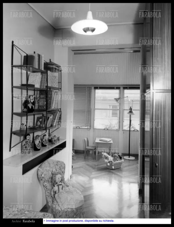 Arredamento allestito dall'architetto Asti, Milano, 1960 - Farabola Immagine digitale