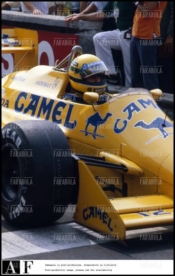 Ayrton Senna sulla sua Lotus, 1987 - Farabola Immagine digitale