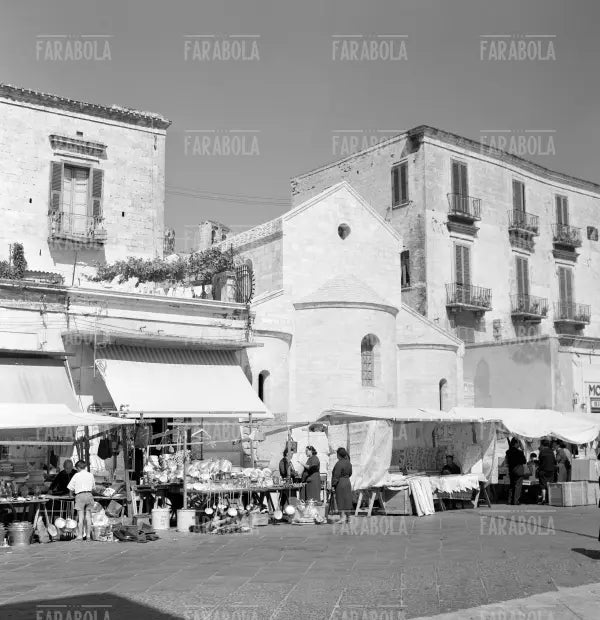 Bancarelle, Bari, 1960 - Farabola Immagine digitale