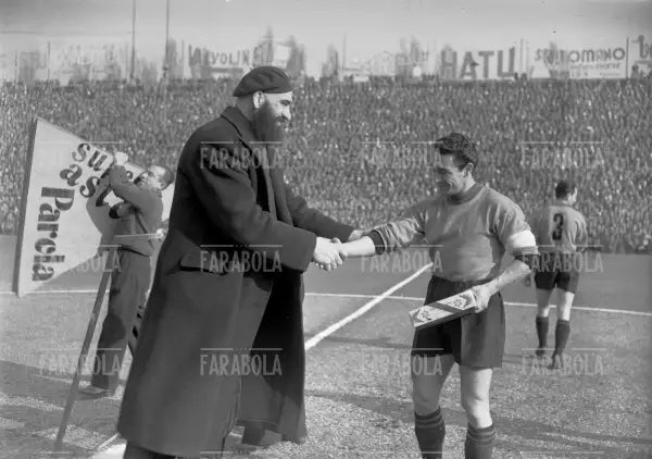 Benito Lorenzi con Tabruk, Inter vs Lazio, 1952 - Farabola Immagine digitale