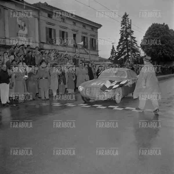 Bracco e Rolfo su Ferrari 225S, Mille Miglia, 1952 - Farabola Immagine digitale
