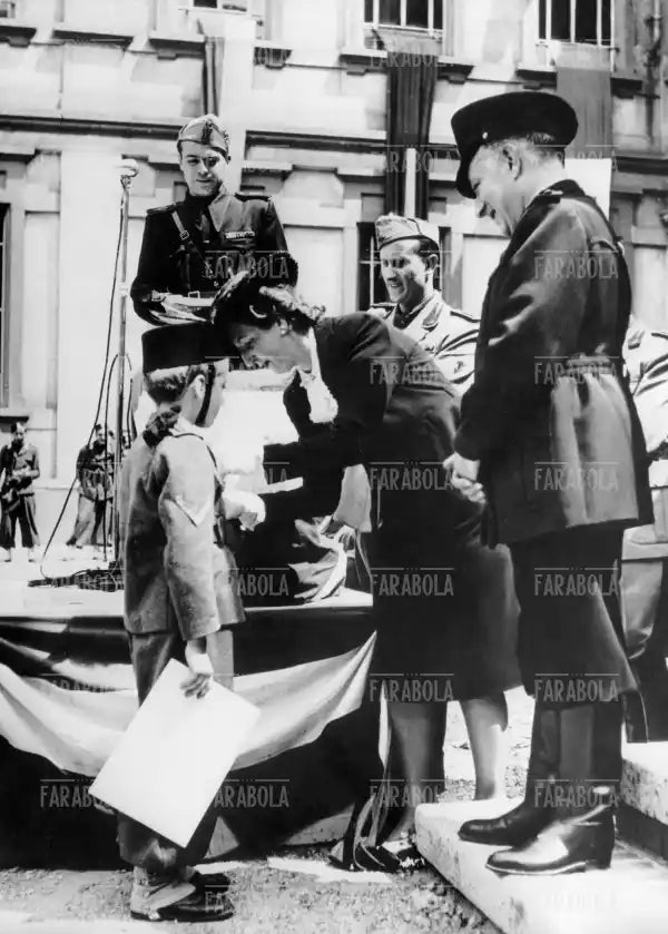 Cerimonia per la consegna del Labaro alla X Legione avanguardisti, Milano, 1939 - Farabola Immagine digitale