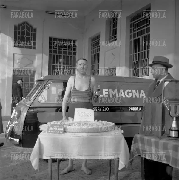Cimento Invernale, uno dei partecipanti, Milano, 1961 - Farabola Immagine digitale