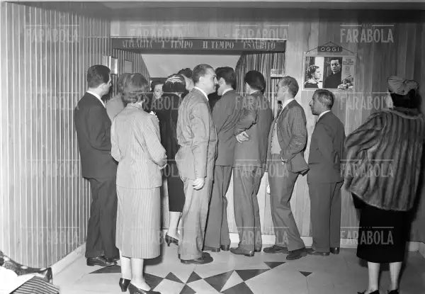 Cinema Arlecchino a Milano, 1952 - Farabola Immagine digitale