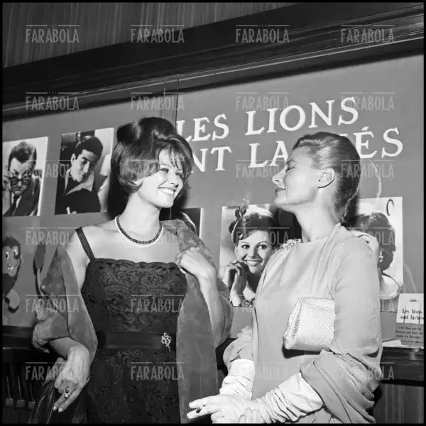 Claudia Cardinale e Michèle Morgan, Parigi, 1961 - Farabola Immagine digitale