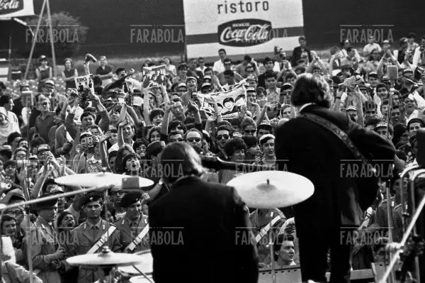 Concerto dei Beatles, Velodromo Vigorelli, Milano, 1965 - Farabola Immagine digitale