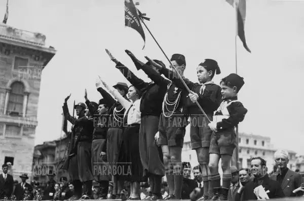 Divise della Gioventù del Littorio, Genova, 1933 - Farabola Immagine digitale