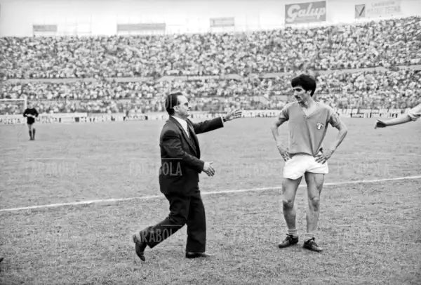 Edmondo Fabbri e Gigi Meroni, Italia vs Argentina, 1966 - Farabola Immagine digitale