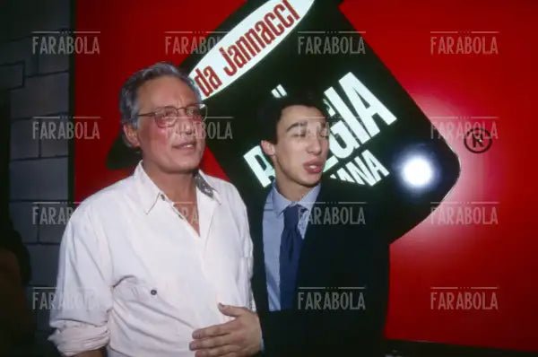 Enzo Jannacci all'inaugurazione del suo locale "Il Bolgia Umana", Milano, 1994 - Farabola Immagine digitale