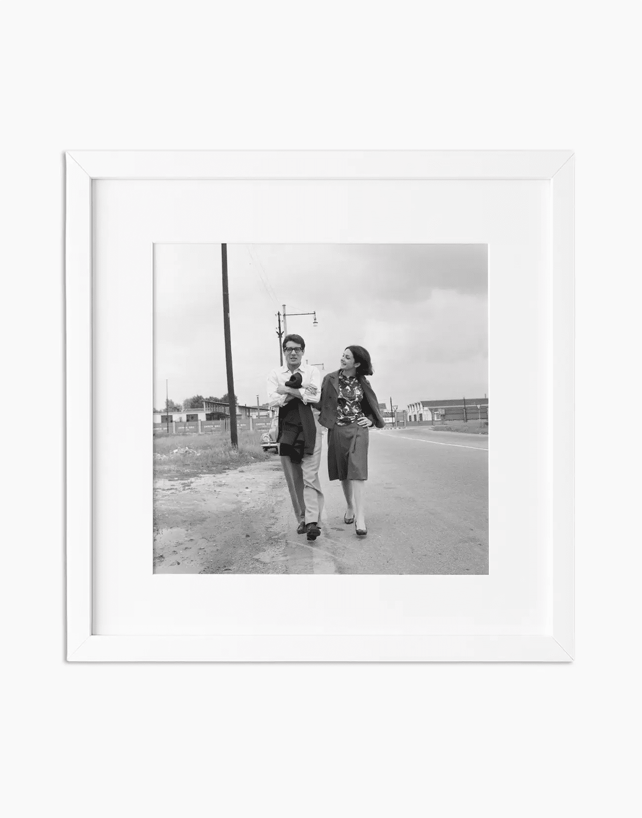 Enzo Jannacci e Renza Corbani a passeggio, 1964 - Farabola WhiteWall App Product