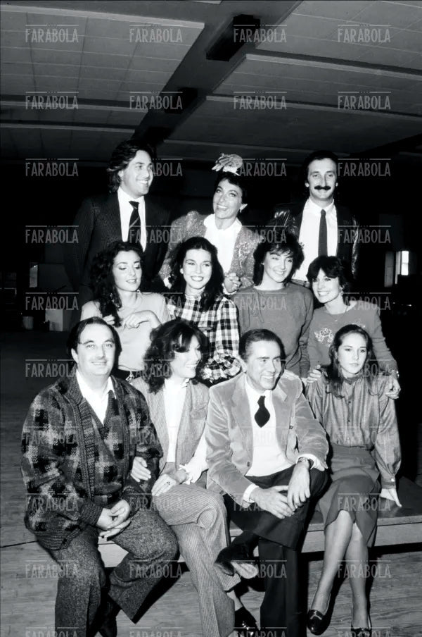 Enzo Tortora e il cast di Portobello, 1981 - Farabola Immagine digitale