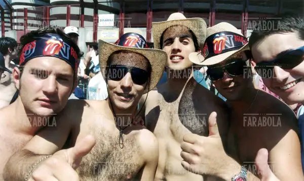 Fan al concerto dei Rolling Stones a San Siro, Milano, 2003 - Farabola Immagine digitale