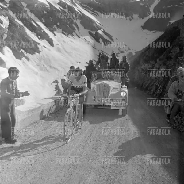 Fausto Coppi sullo Stelvio, Giro d'Italia, 1953 - Farabola Immagine digitale