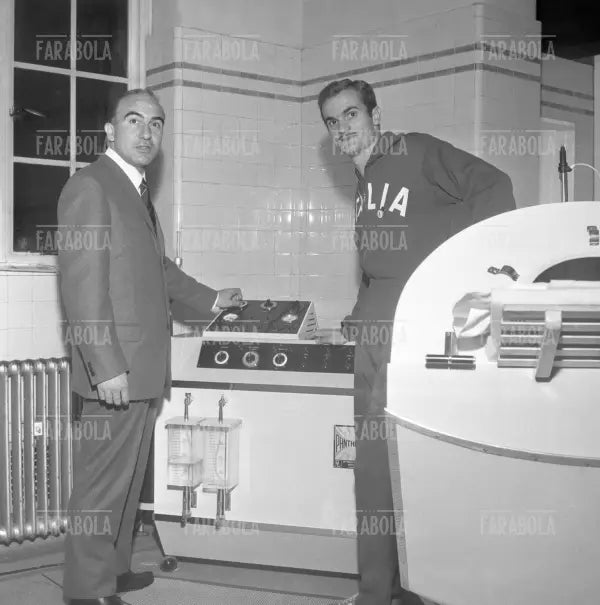 Fino Fini e Sandro Mazzola, Mondiali di calcio in Inghilterra, 1966 - Farabola Immagine digitale