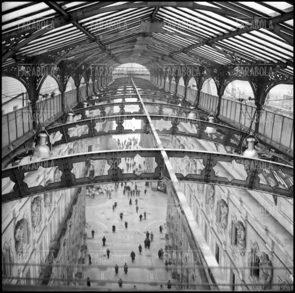 Galleria Vittorio Emanuele II, Milano, 1956 - Farabola Immagine digitale