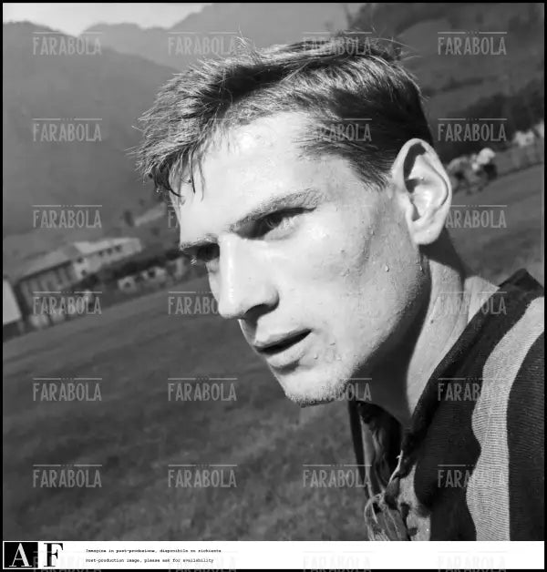 Giacinto Facchetti in ritiro con l'Inter, 1961 - Farabola Immagine digitale