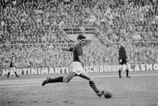 Giacomo Bulgarelli, Inter vs Bologna, 1963 - Farabola Immagine digitale