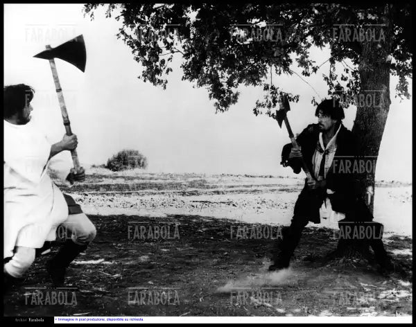 Gian Maria Volonté e Vittorio Gassman in una scena del film L'armata Brancaleone, 1966 - Farabola Immagine digitale