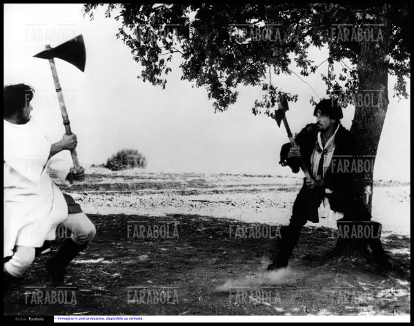 Gian Maria Volonté e Vittorio Gassman in una scena del film L'armata Brancaleone, 1966