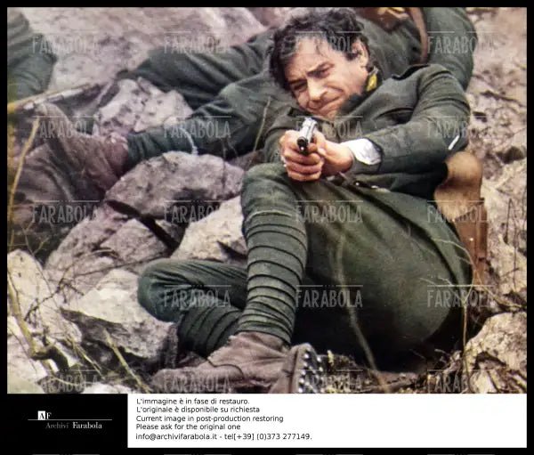 Gian Maria Volonté in una scena del film Uomini contro, 1970 - Farabola Immagine digitale