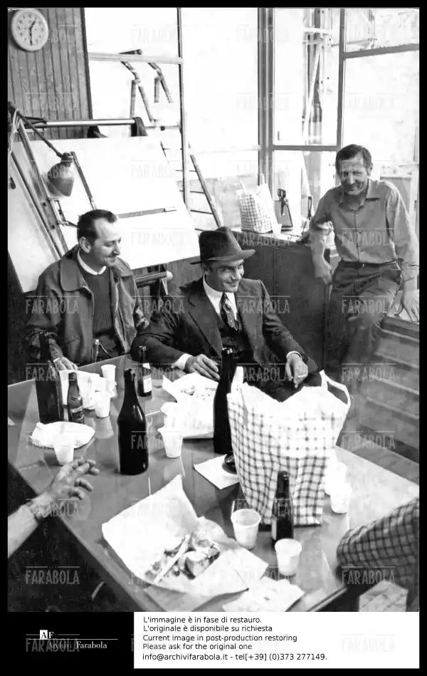 Gian Maria Volonté sul set del film Il Caso Mattei, 1971 - Farabola Immagine digitale