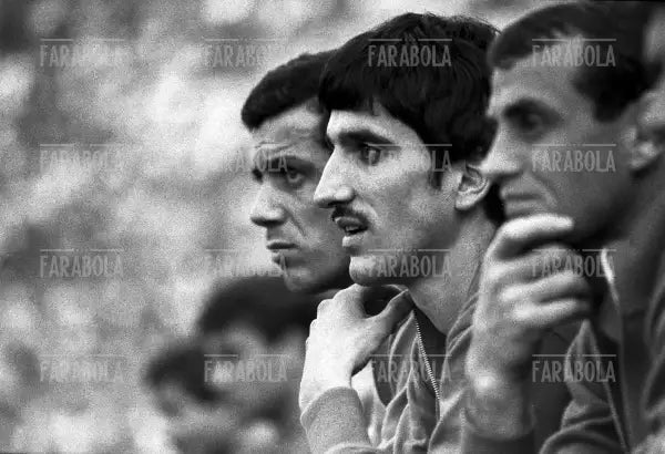 Gigi Meroni in panchina, Italia vs Bulgaria, 1966 - Farabola Immagine digitale