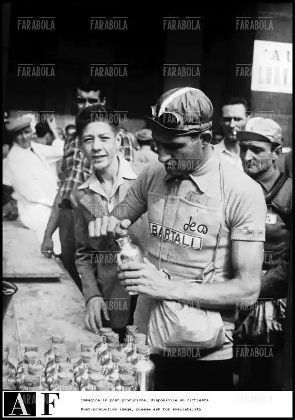 Gino Bartali al Tour de France, 1949 - Farabola Immagine digitale