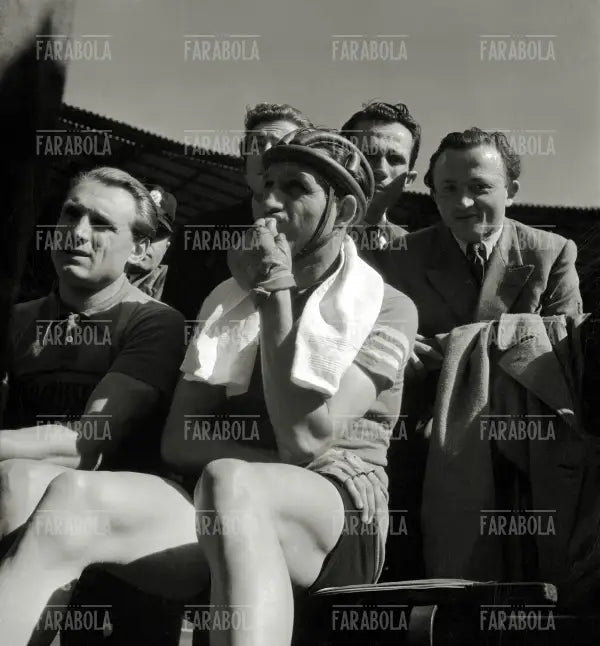 Gino Bartali alla Milano - Sanremo, 1948 - Farabola Immagine digitale