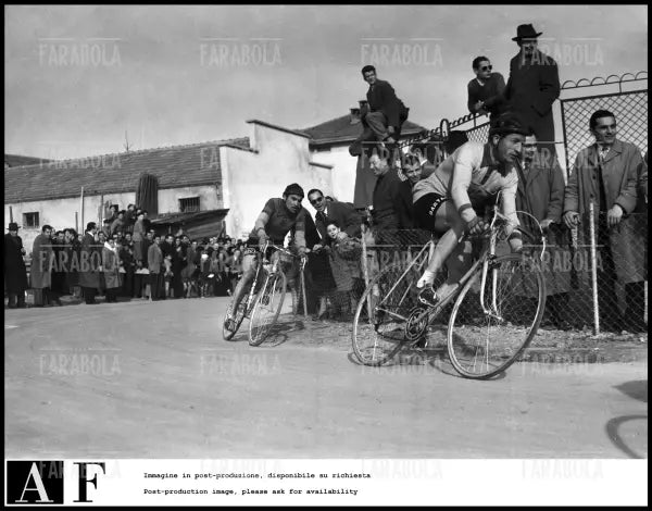Gino Bartali sul Circuito di Seregno, 1952 - Farabola Immagine digitale