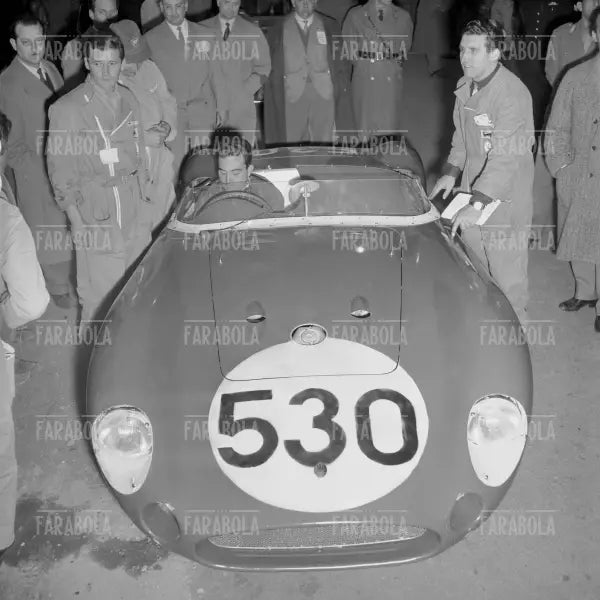 Giorgio Scarlatti su Maserati 300 S, Mille Miglia, 1957 - Farabola Immagine digitale
