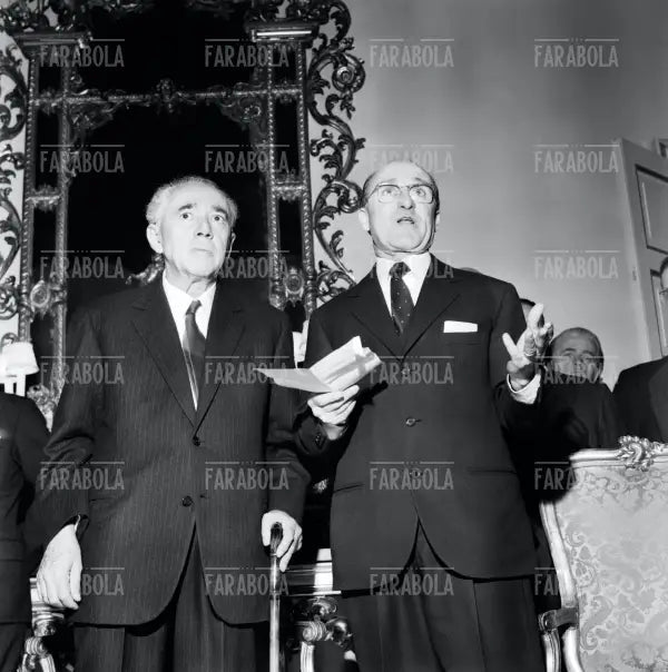 Giulio Natta, Nobel per la Chimica, e Adrio Casati, Milano, 1964 - Farabola Immagine digitale