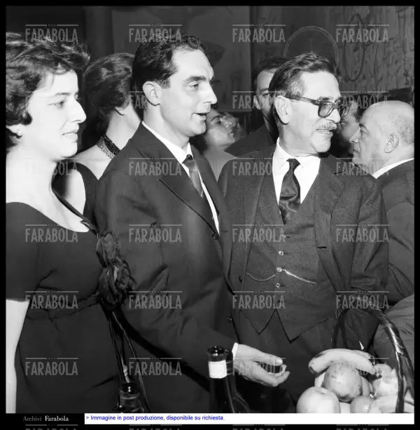 Grazia Livi, Italo Calvino e Mario Soldati, Premio Bagutta, 1959 - Farabola Immagine digitale