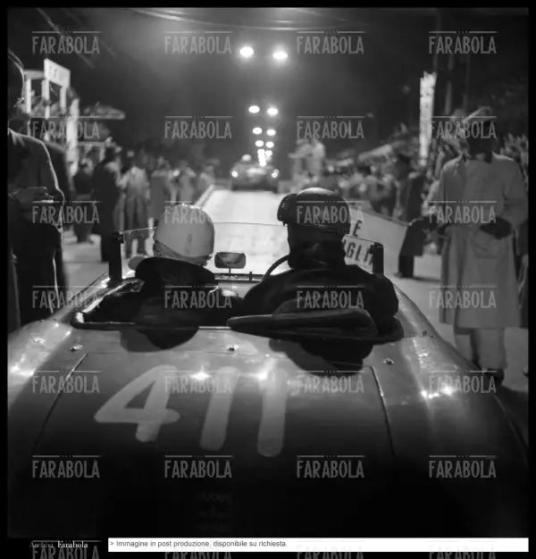 Guido B. Guidotti e Alessandro Zocchi Ramazzi su Guitin Special, Mille Miglia, 1956 - Farabola Immagine digitale