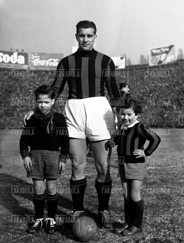 Gunnar Nordahl, Milan vs Inter, 1949 - Farabola Immagine digitale