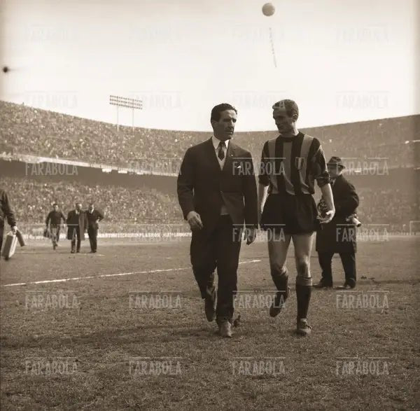 Helenio Herrera e Sandro Mazzola, Milan vs Inter, 1964 - Farabola Immagine digitale