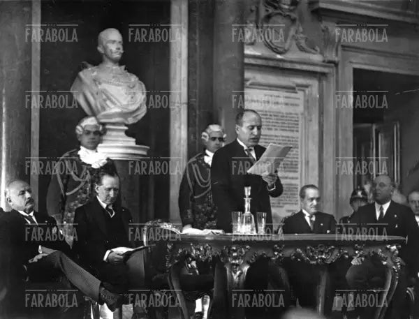 Insediamento in Campidoglio del Consiglio Nazionale delle Ricerche, 1929 - Farabola Immagine digitale