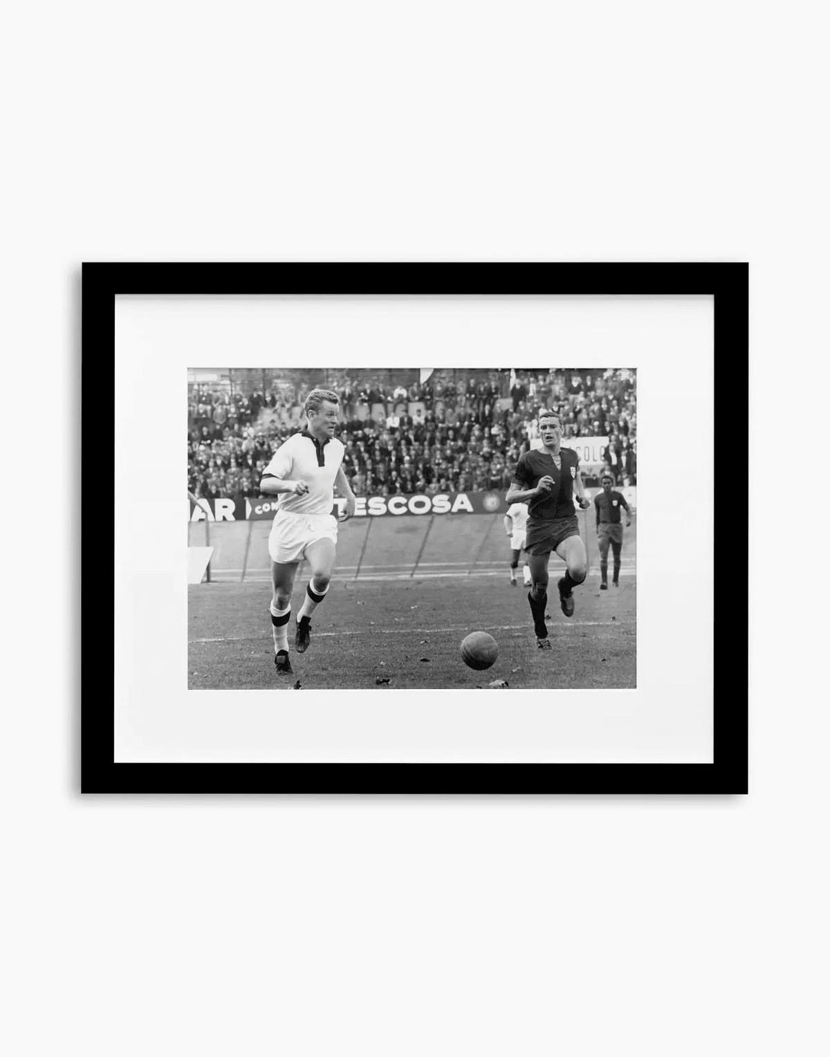 Jonsson e Riva, Mantova-Cagliari 1964 — stampa fine art con cornice nera