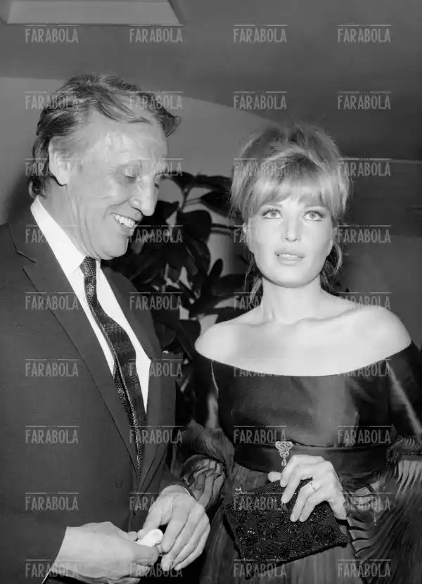 Joseph Losey e Monica Vitti, Festival di Cannes, 1966 - Farabola Immagine digitale