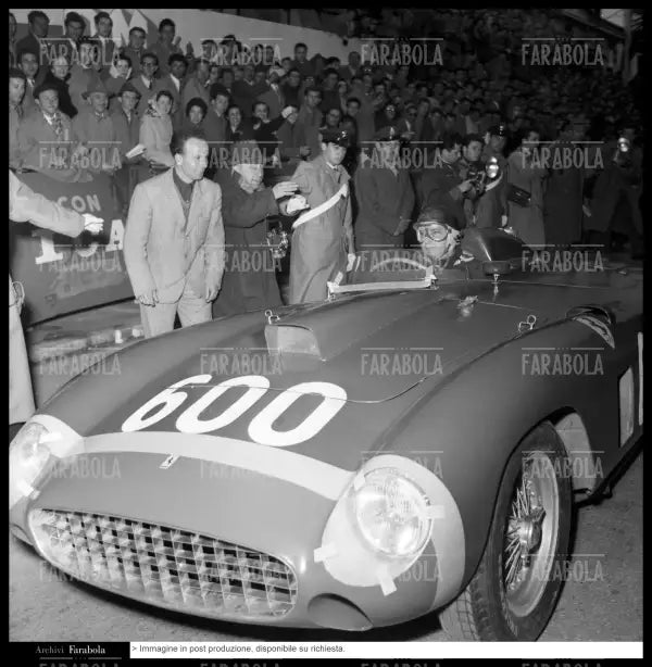 Juan Manuel Fangio su Ferrari 290MM, Mille Miglia, 1956 - Farabola Immagine digitale
