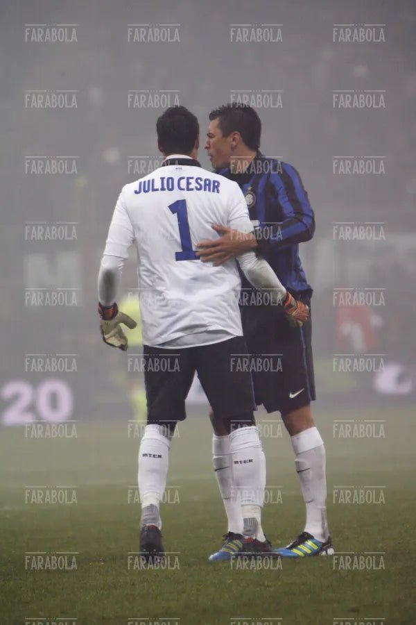 Julio Cesar e Lucio, Milan vs Inter, 2012 - Farabola Immagine digitale