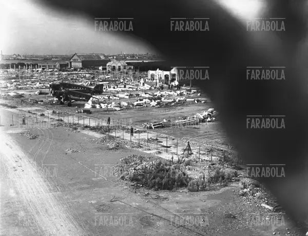 La Breda distrutta dalle bombe, anni 40 - Farabola Immagine digitale