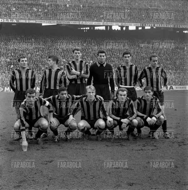 La formazione dell'Inter, Inter vs Milan, 1963 - Farabola Immagine digitale